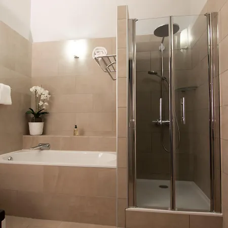 Chateau Terre Blanche Hotell 3*